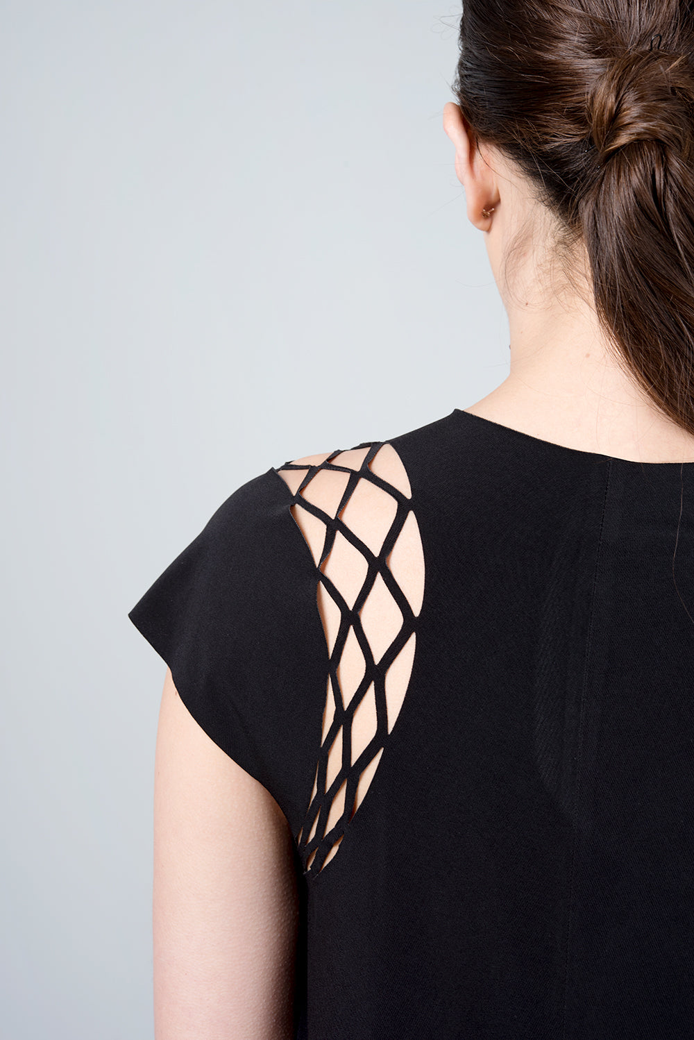 Gamma shirt - black shirt with a special cut on the shoulder