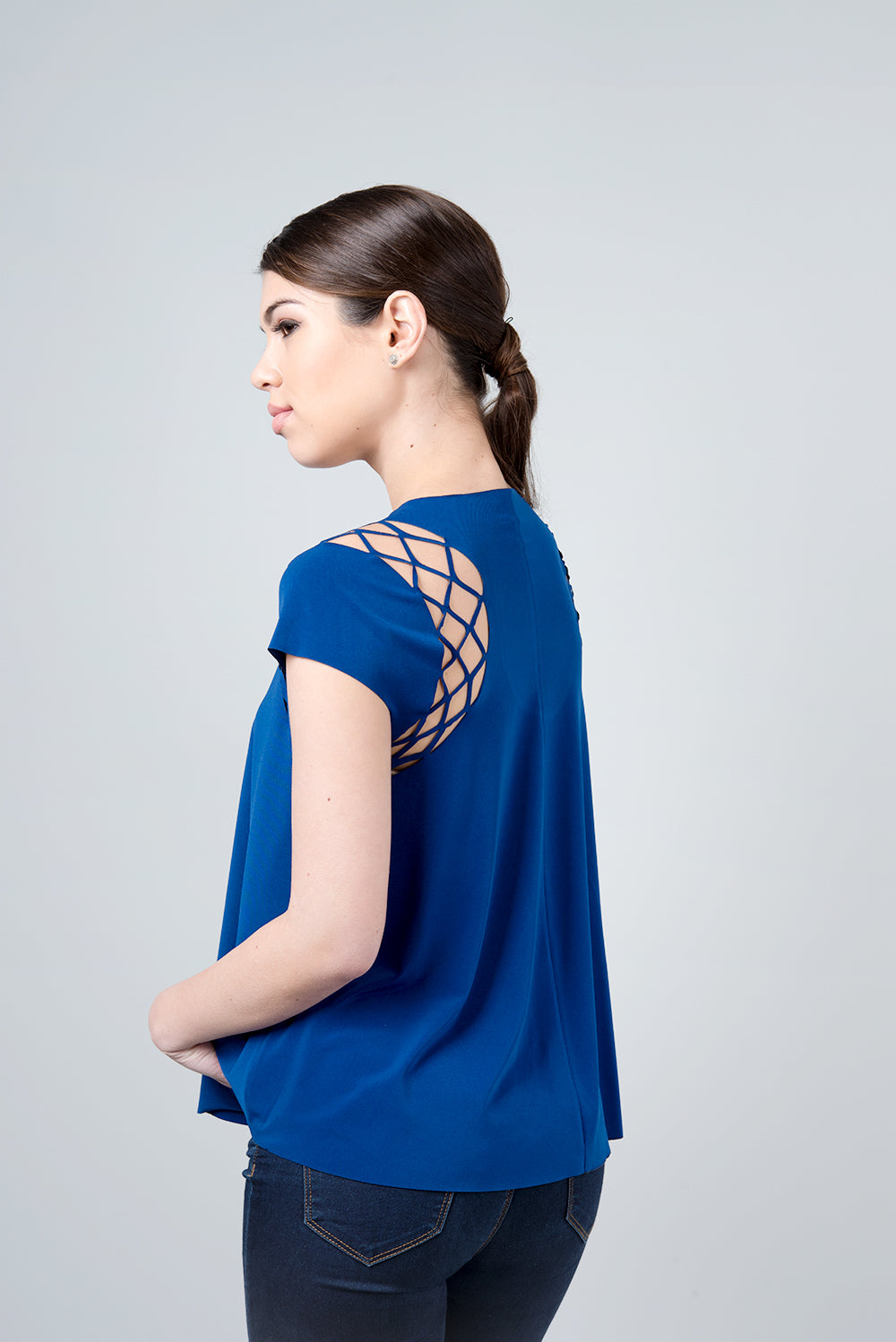 Gamma shirt - a blue shirt with a special cut on the shoulder
