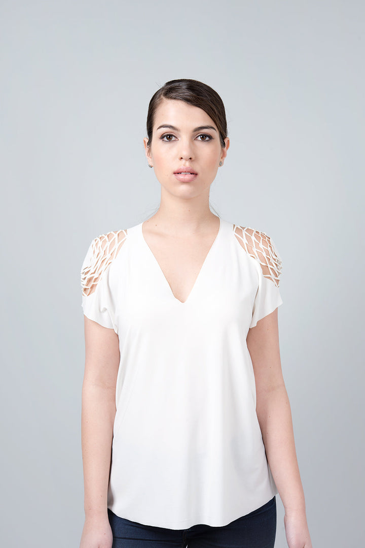 White delta shirt - hexagonal shirt on the shoulder