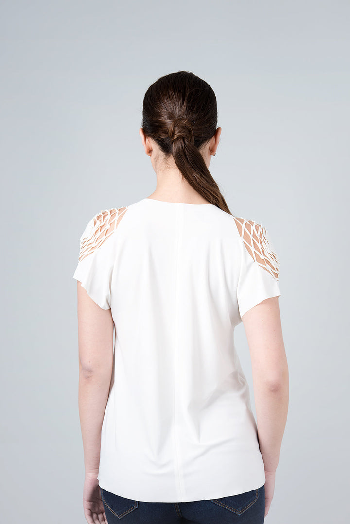 White delta shirt - hexagonal shirt on the shoulder