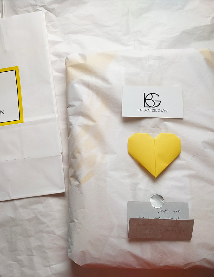 Yellow shirt with V neckline and short sleeves - Zeta shirt