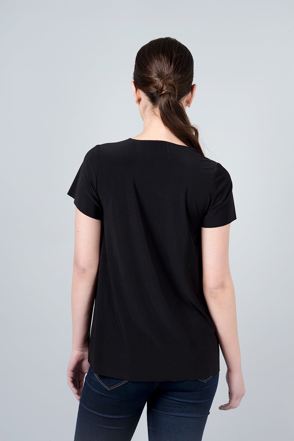 Black V-neck shirt with short sleeves - Zeta shirt