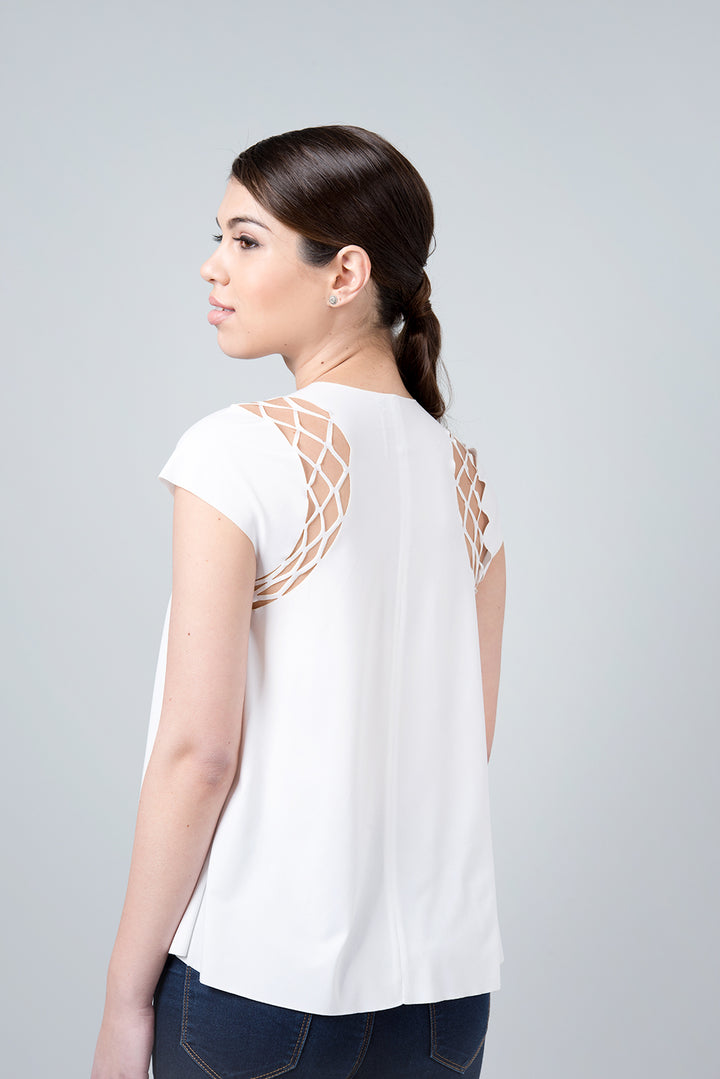 Gamma shirt - a white shirt with a special cut on the shoulder