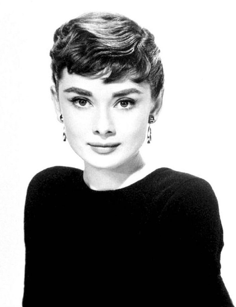audrey-hepburn-actress שמלה שחורה קטנה אודרי הפבורן