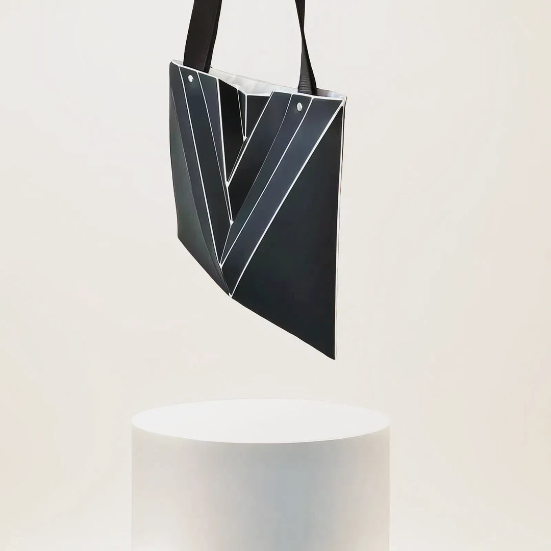 Geometric Bag Triangles